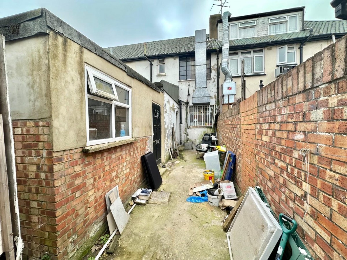Ryefield Avenue, Uxbridge