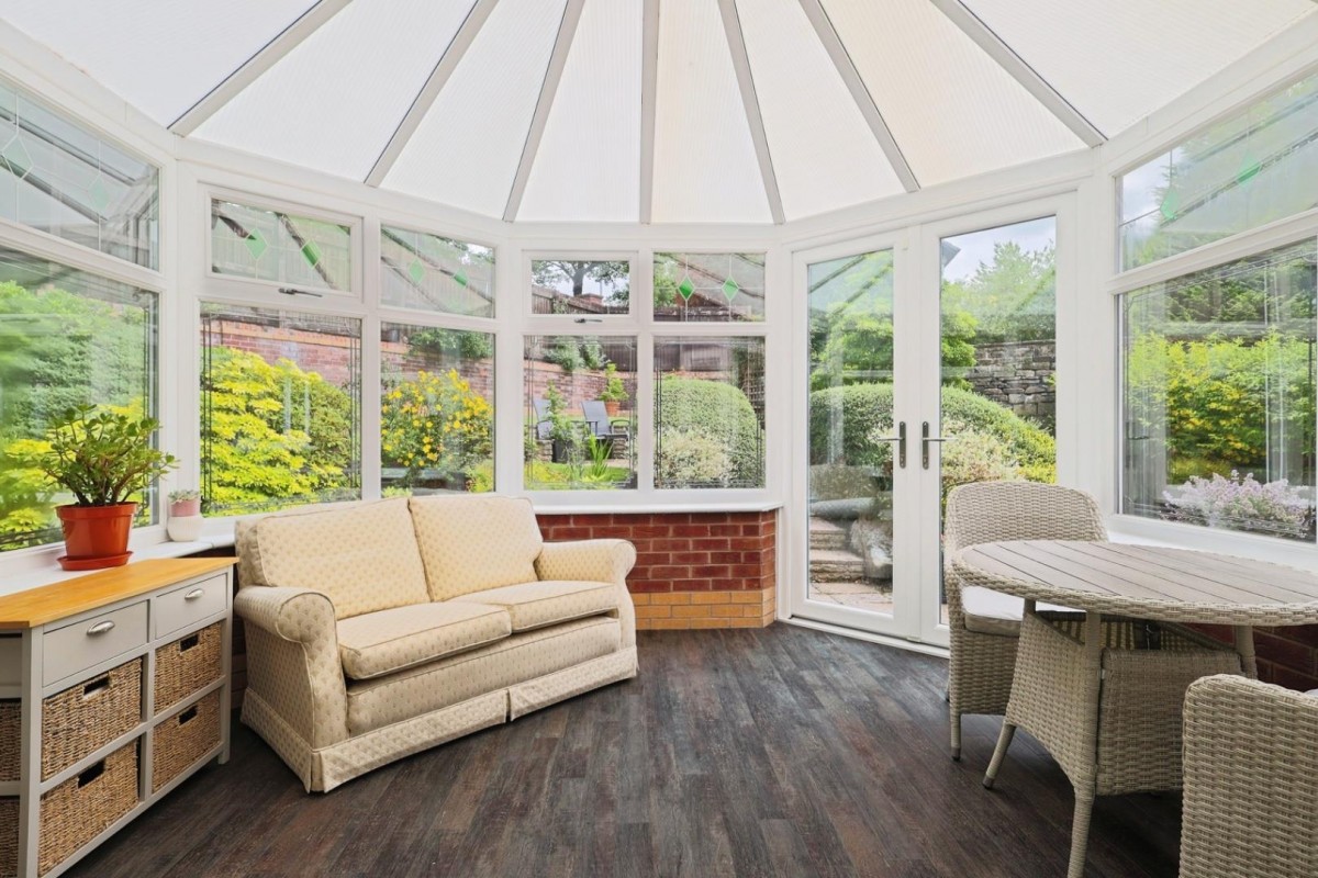 Acresbrook, Stalybridge, SK15 2QT