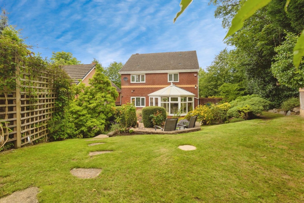 Acresbrook, Stalybridge, SK15 2QT