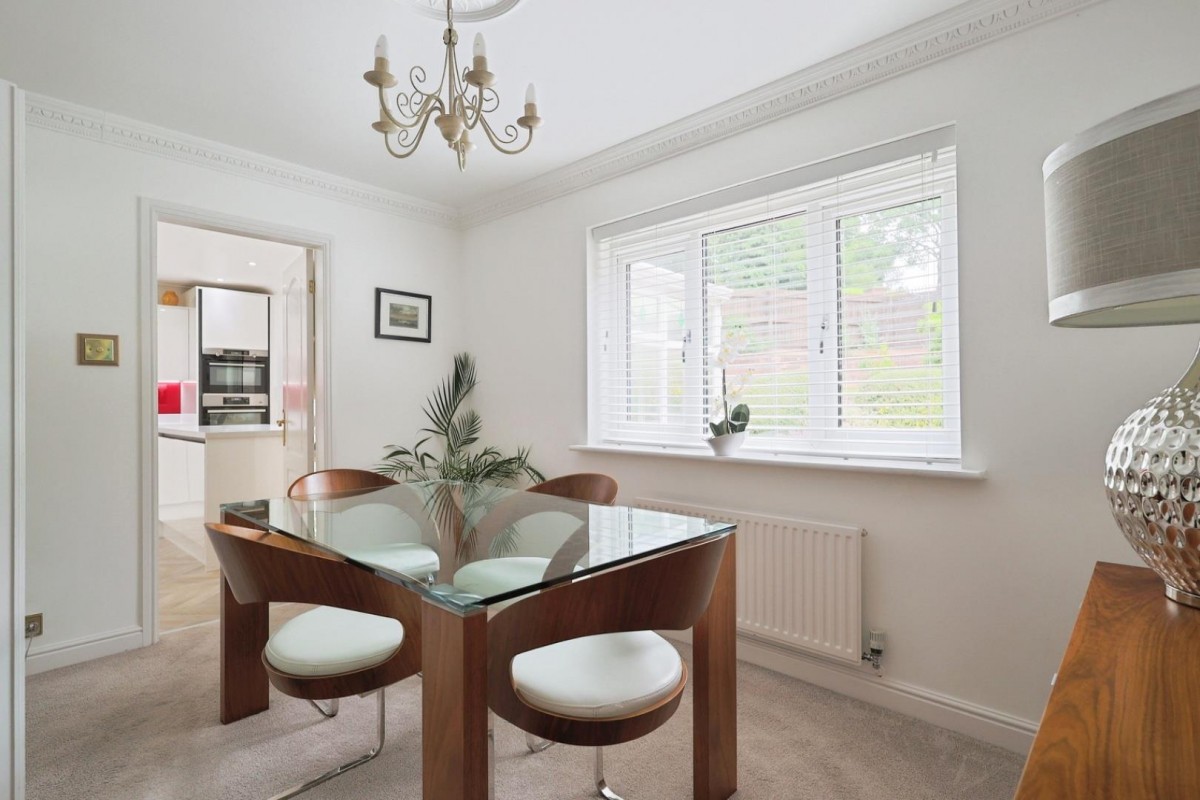 Acresbrook, Stalybridge, SK15 2QT