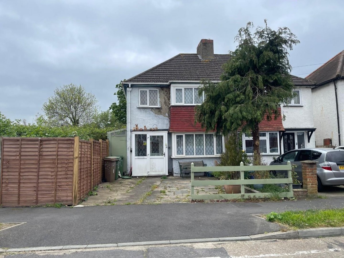 Willow Walk, Sutton