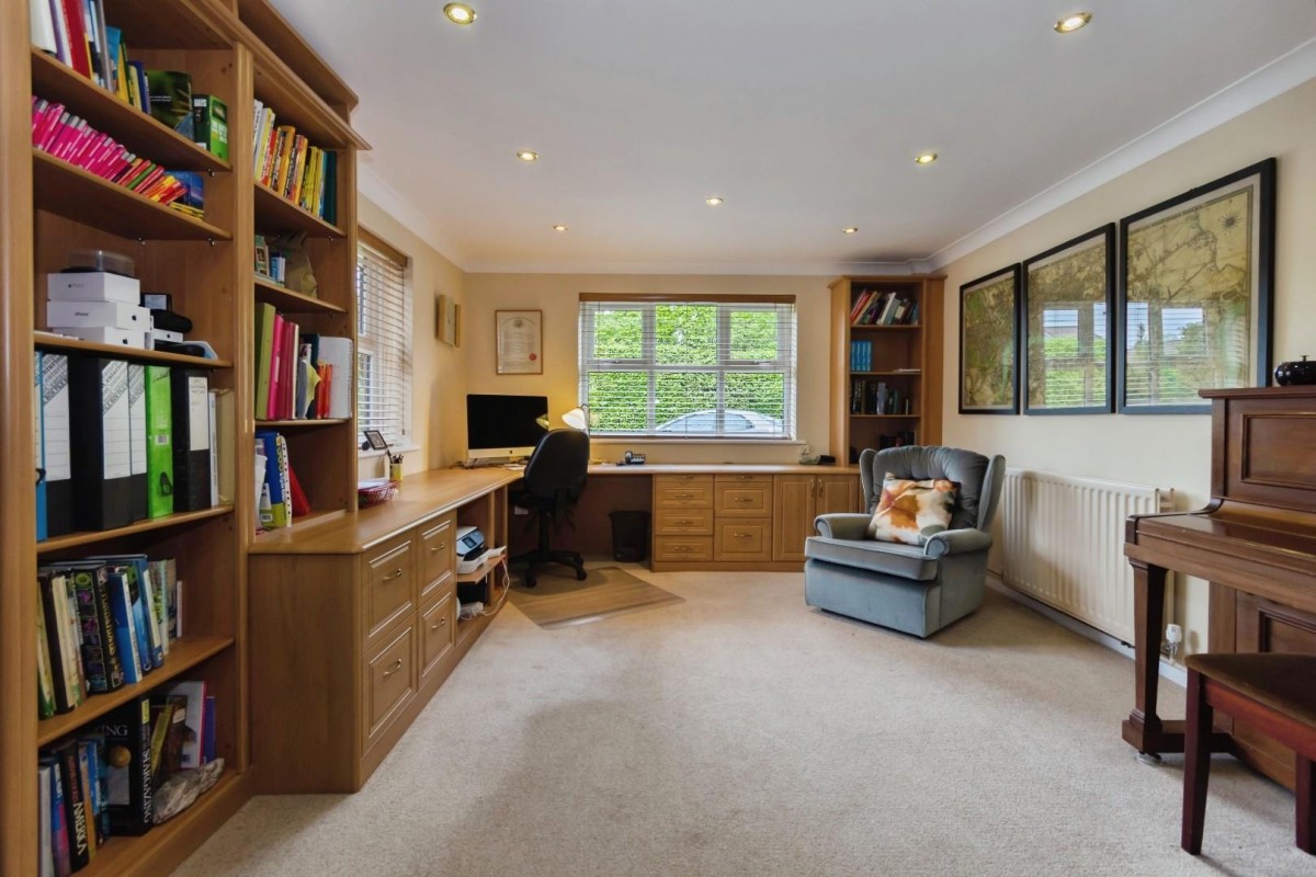 Rollswood Drive, Solihull