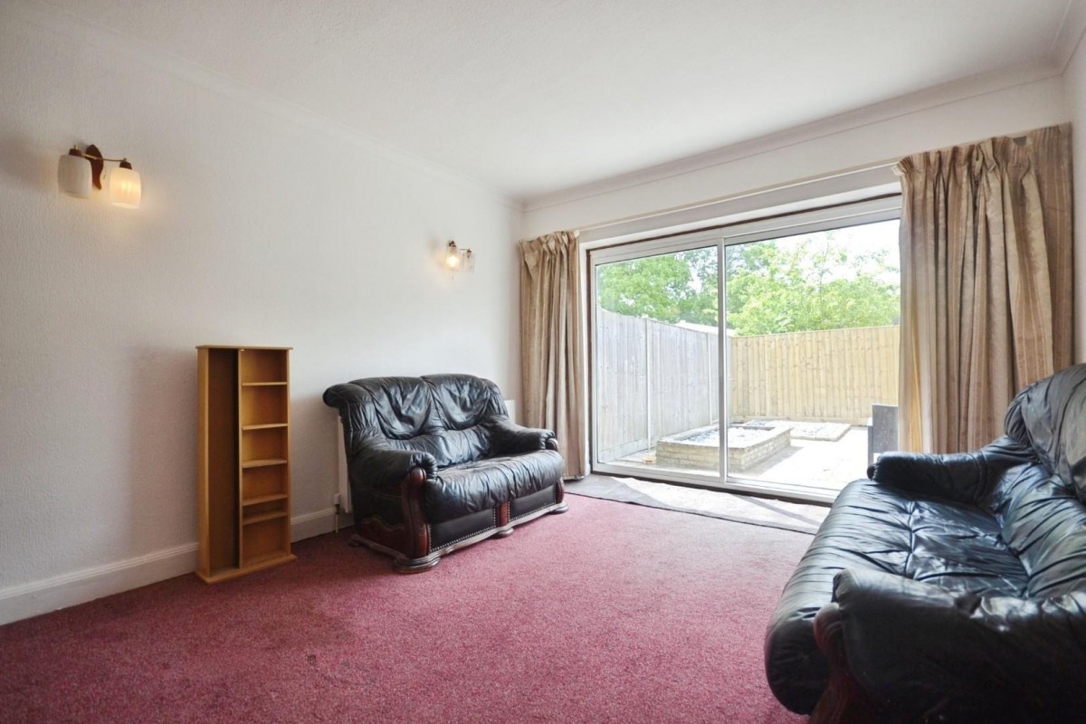 Crockhamwell Road, Woodley