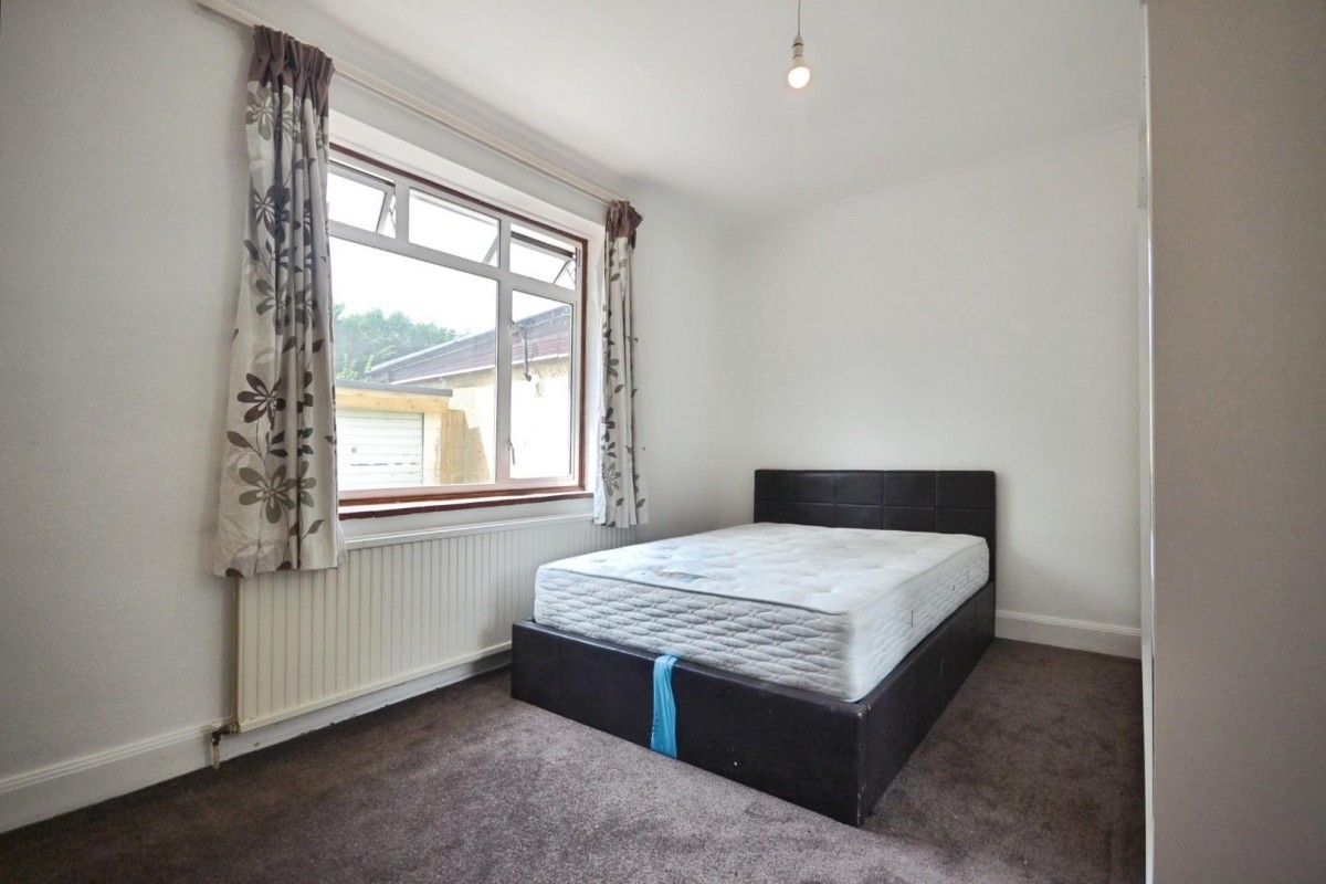 Crockhamwell Road, Woodley