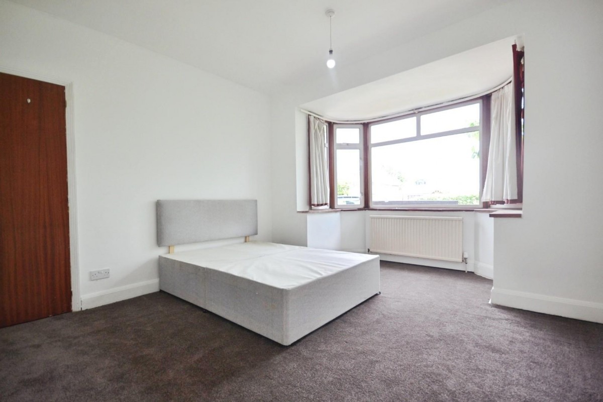 Crockhamwell Road, Woodley