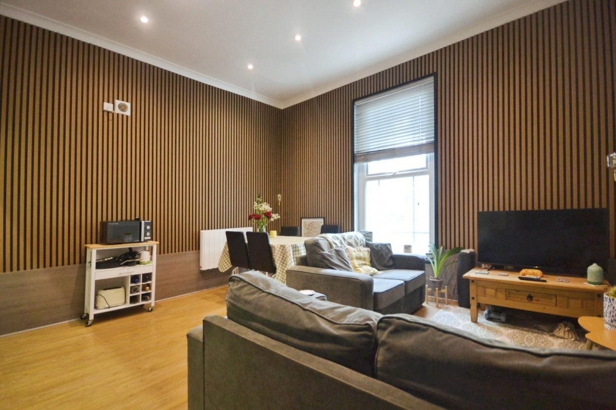 London Road, Reading , Berkshire, RG1 5DE