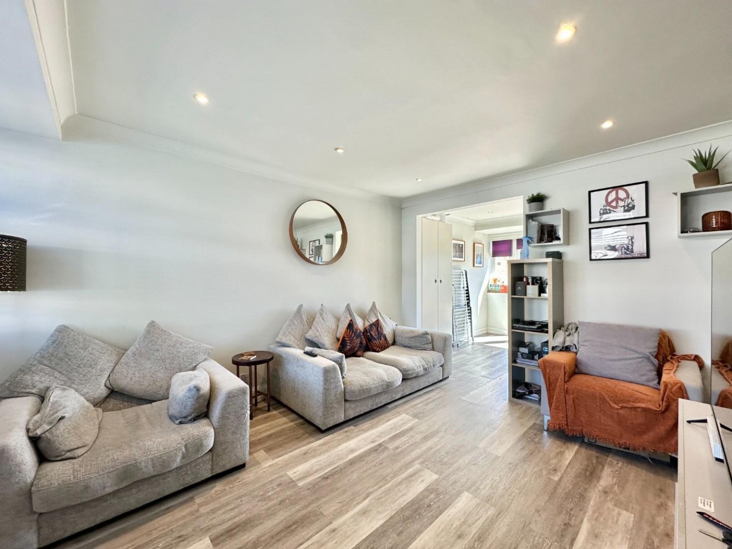 Whittington Avenue, Hayes