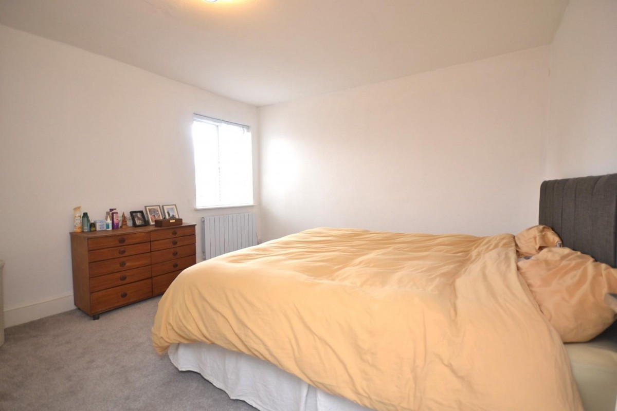 Kentwood Hill, Tilehurst, Reading