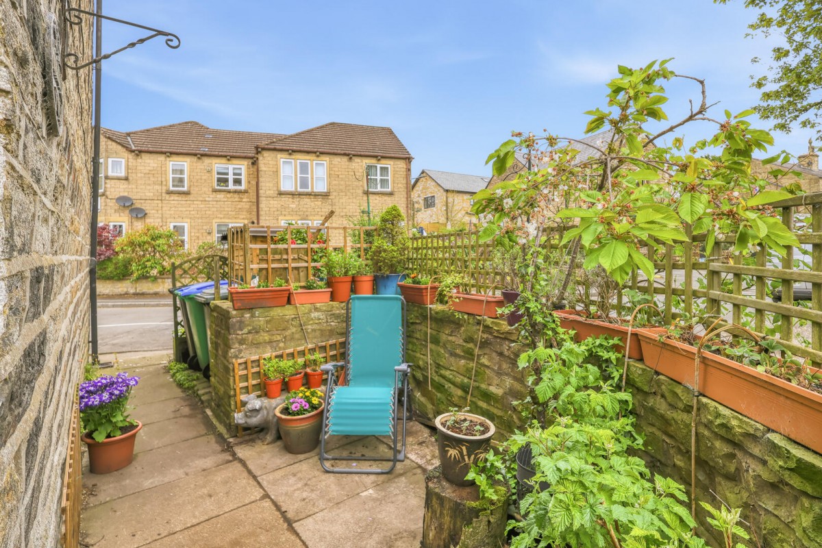 Wardle Fold, Wardle, OL12 9NF