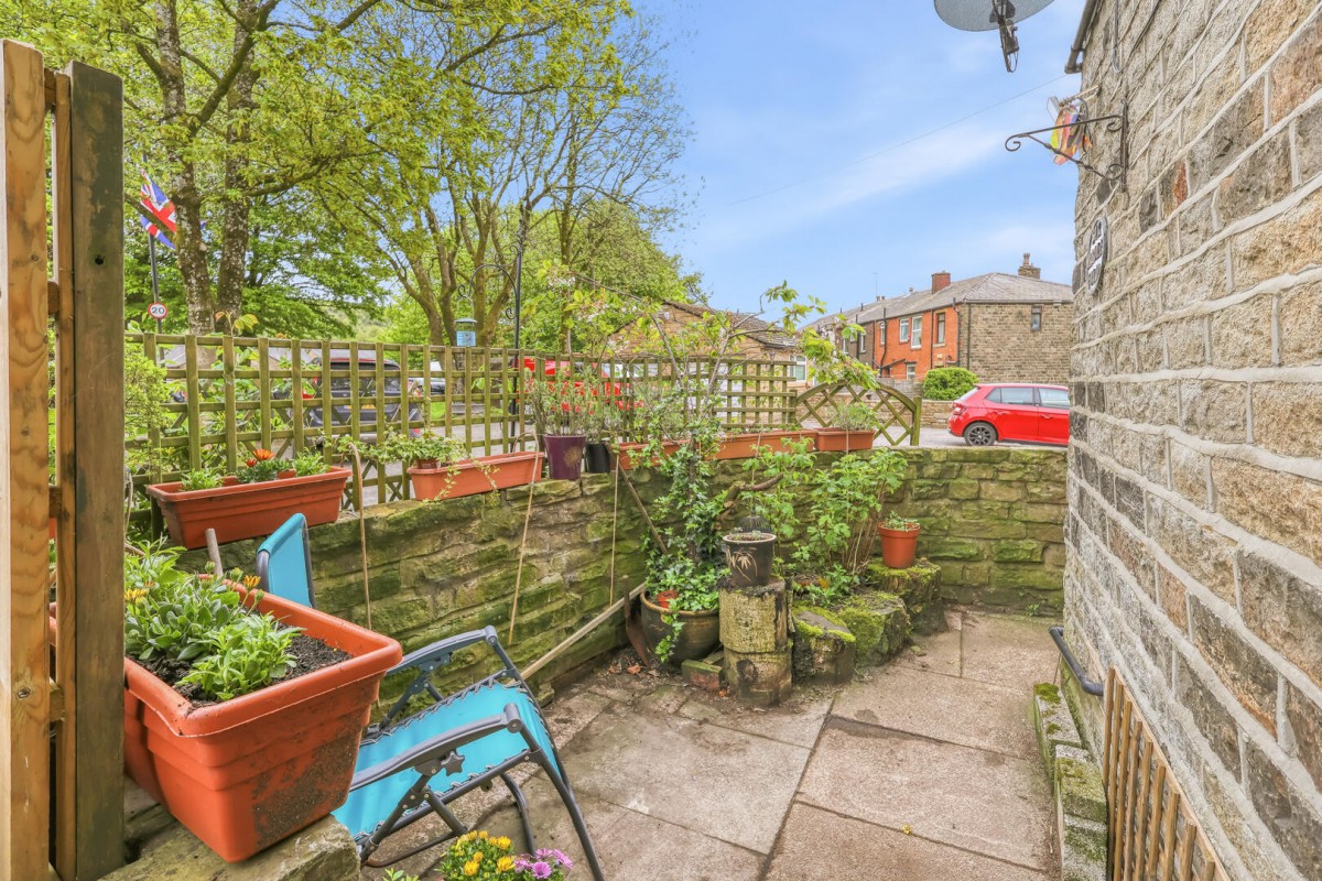 Wardle Fold, Wardle, OL12 9NF