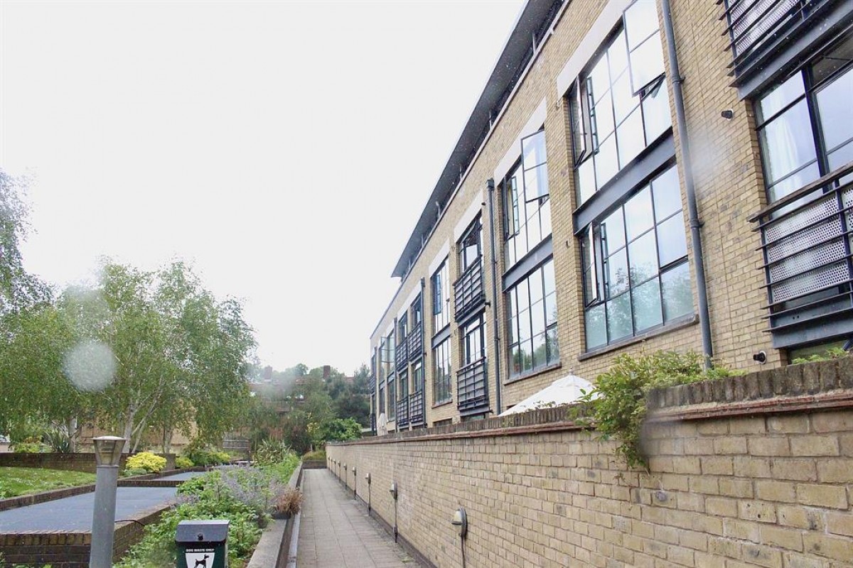 Ferry Lane, Brentford, TW8