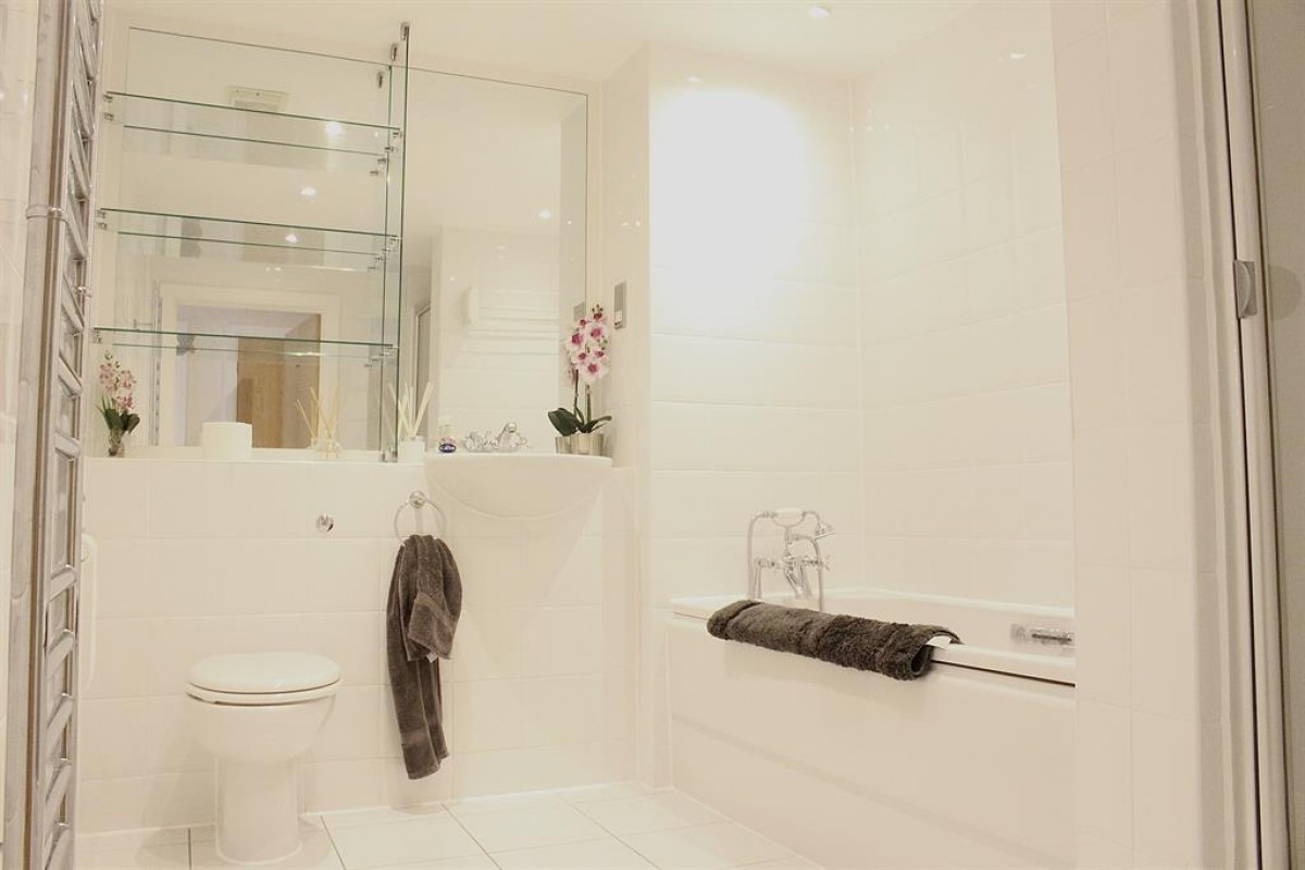 Ferry Lane, Brentford, TW8