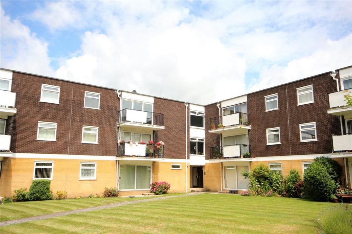 St. Georges Close, Highcliffe