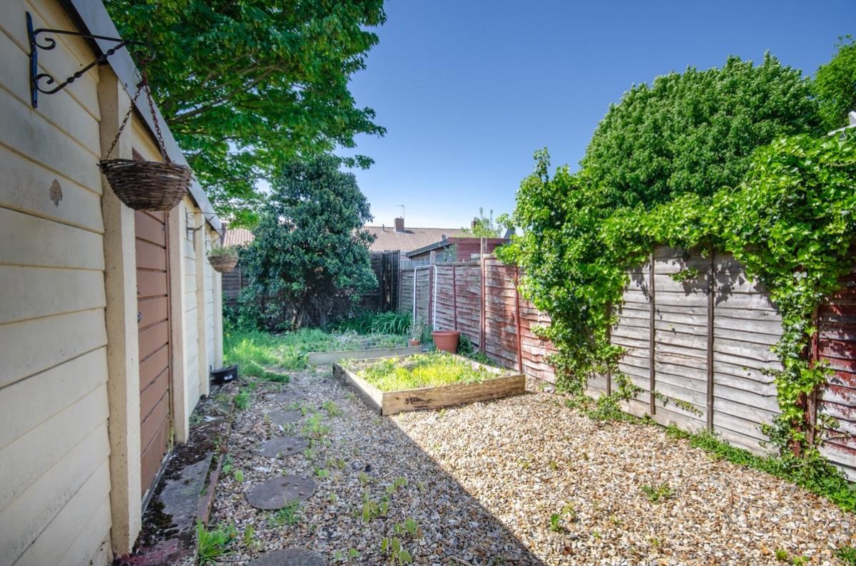 Long Close, Downend, Bristol, BS16 2UE