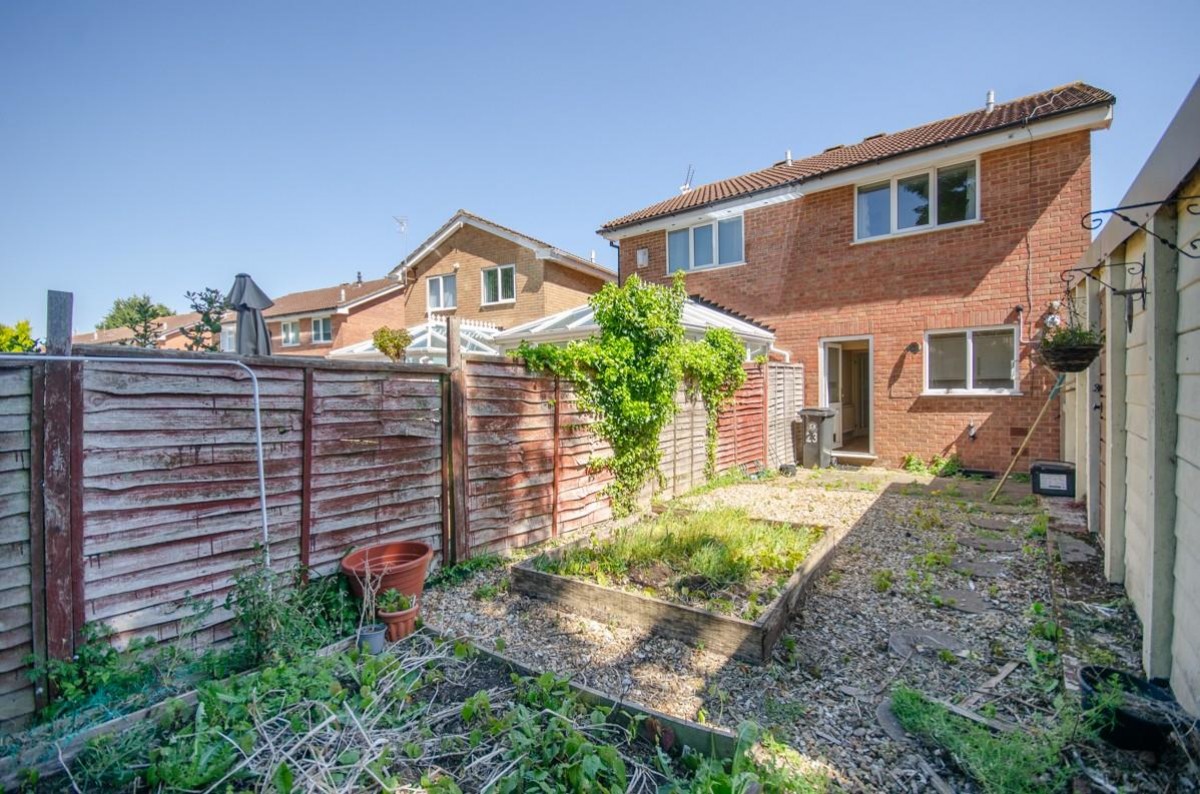 Long Close, Downend, Bristol, BS16 2UE
