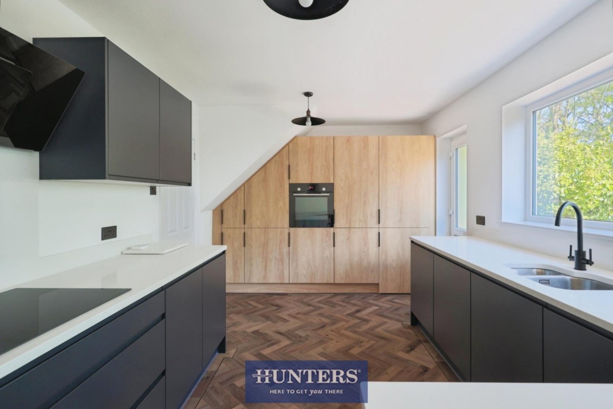 Lodge Court, Mottram