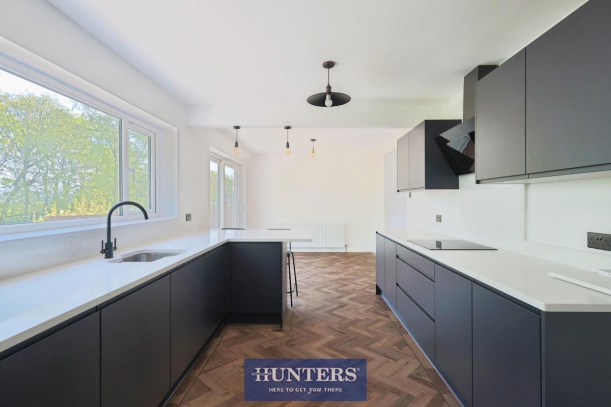 Lodge Court, Mottram