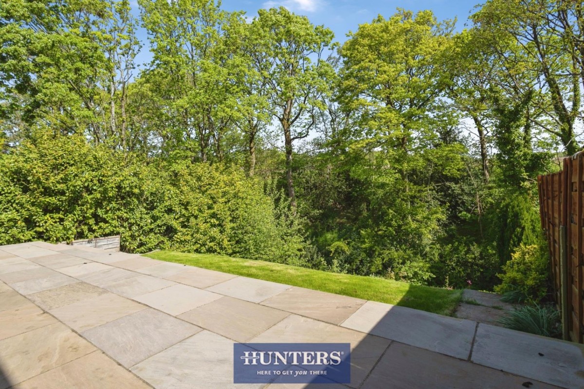 Lodge Court, Mottram