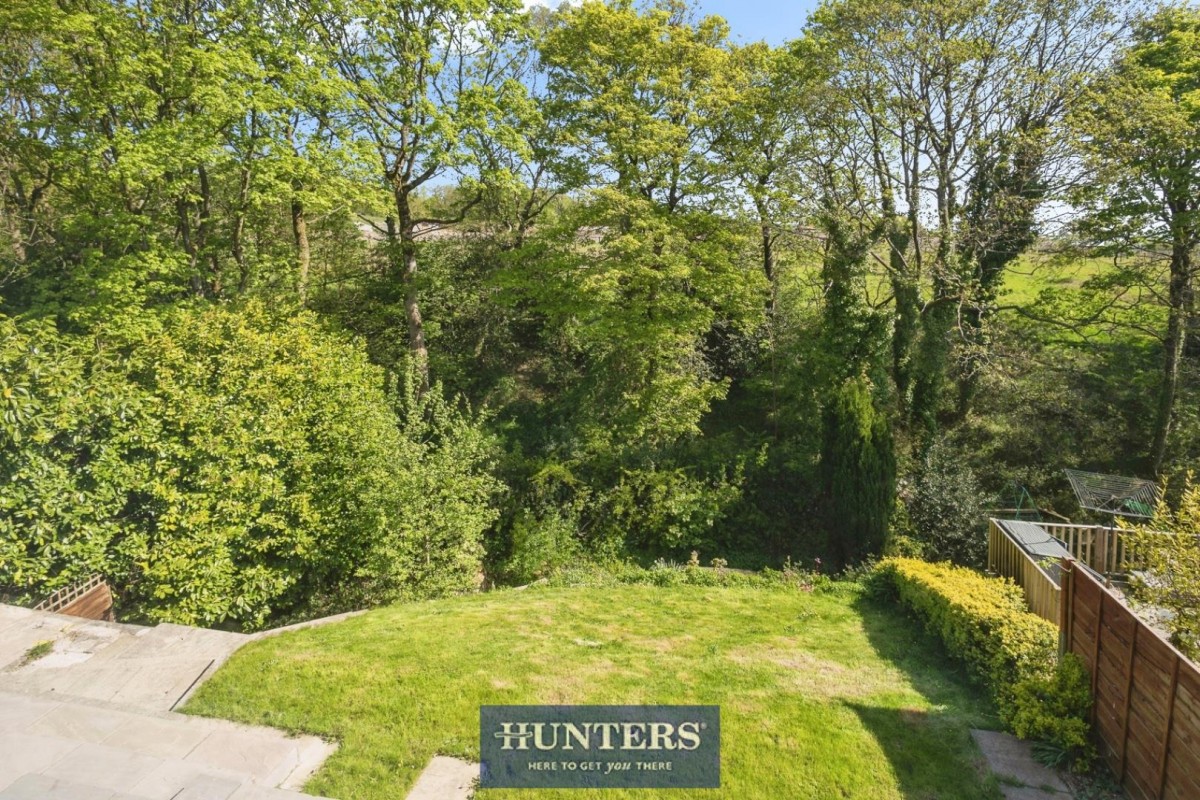 Lodge Court, Mottram
