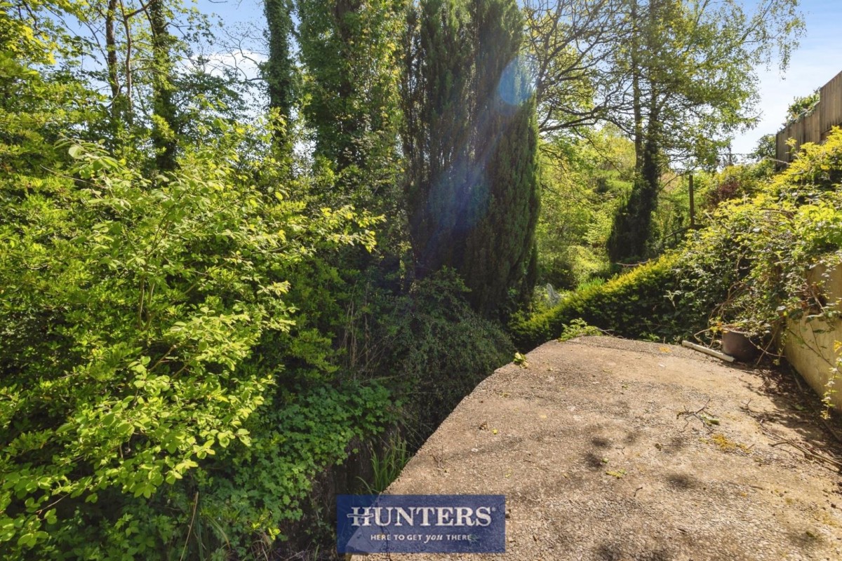 Lodge Court, Mottram