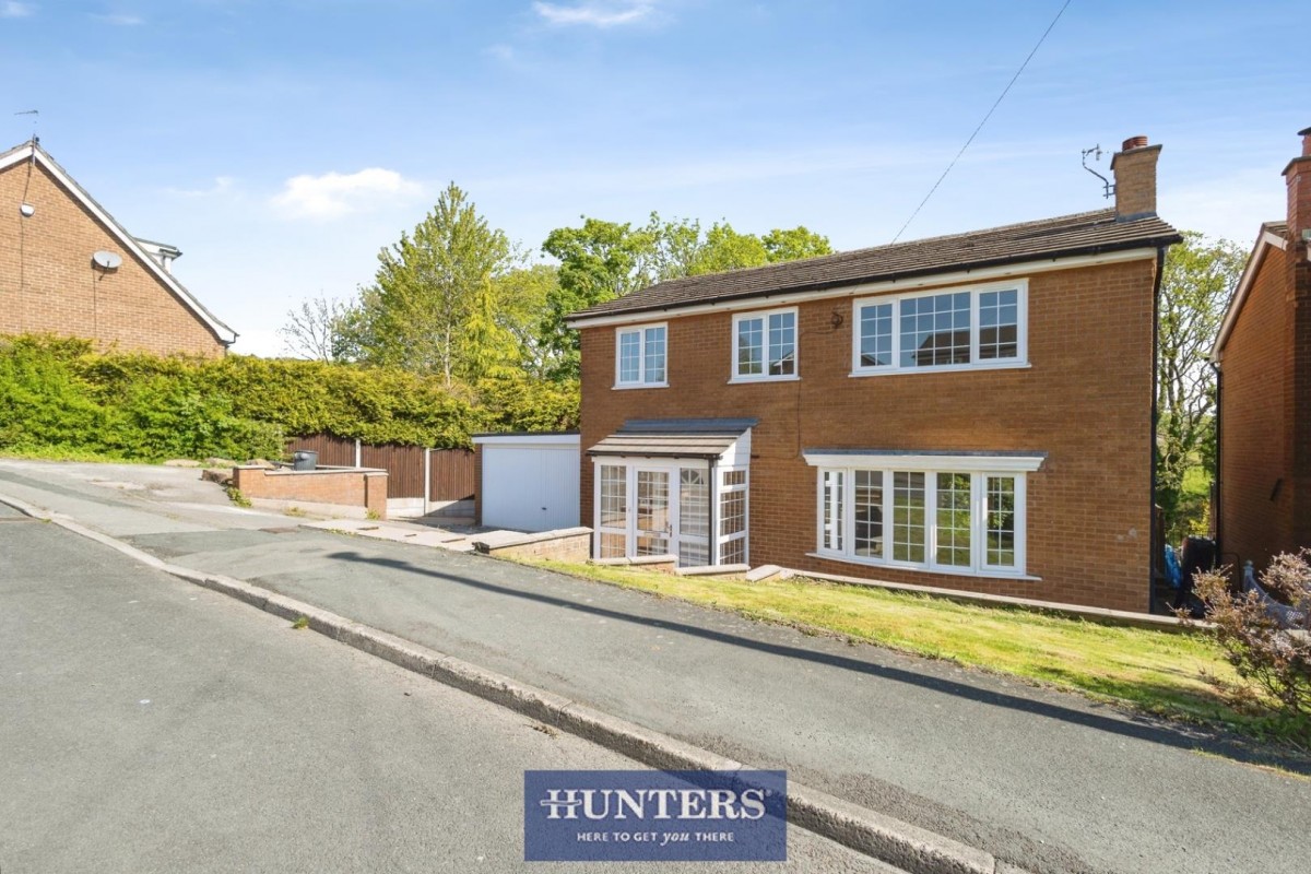 Lodge Court, Mottram