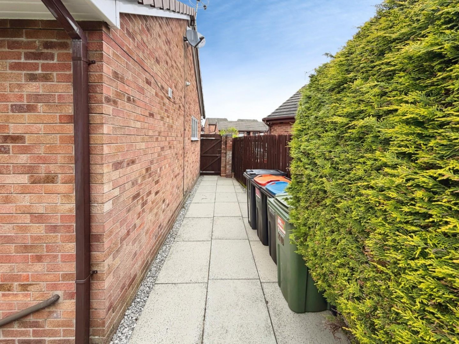 Eagle Lane, Little Sutton
