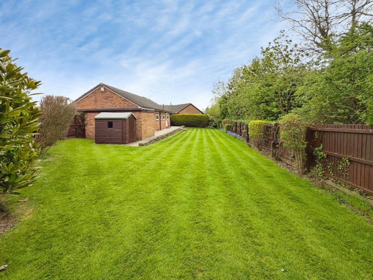 Eagle Lane, Little Sutton