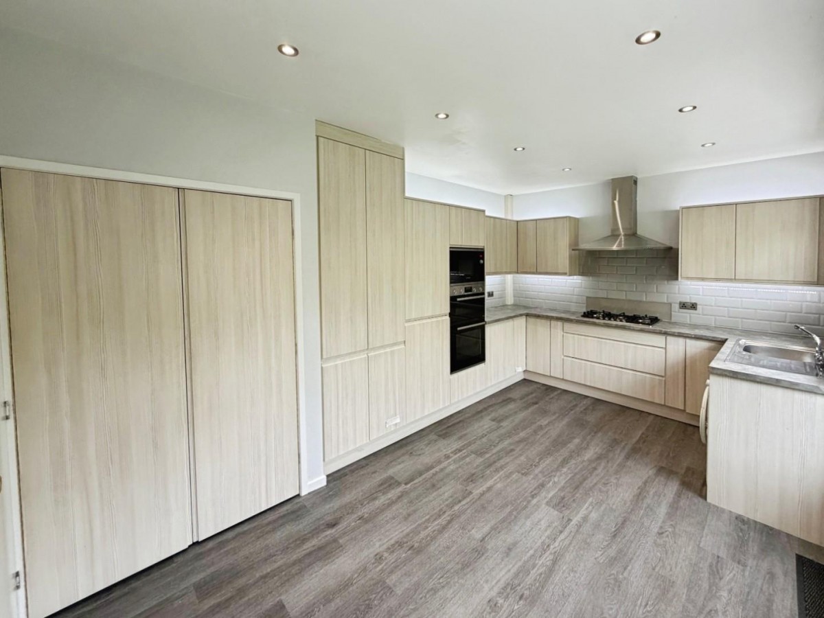 Eagle Lane, Little Sutton