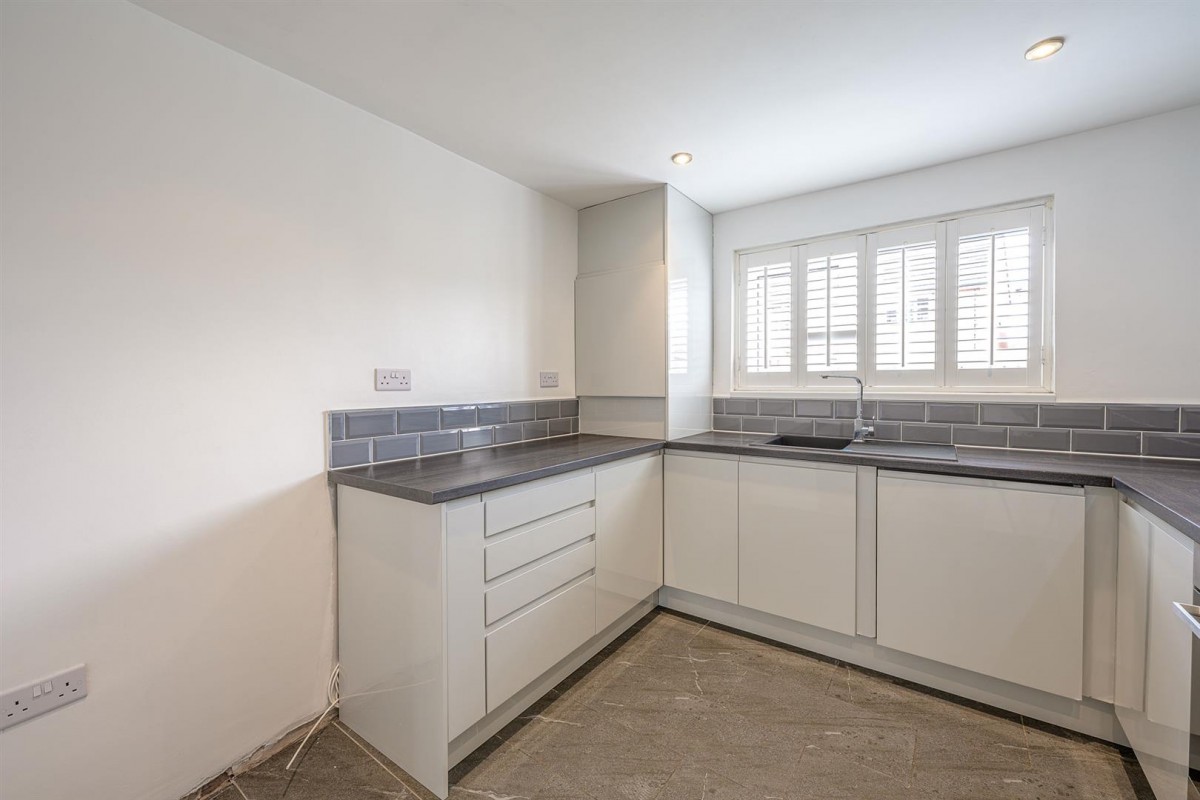 Dickinson Road, Wombourne, WV5 0NH