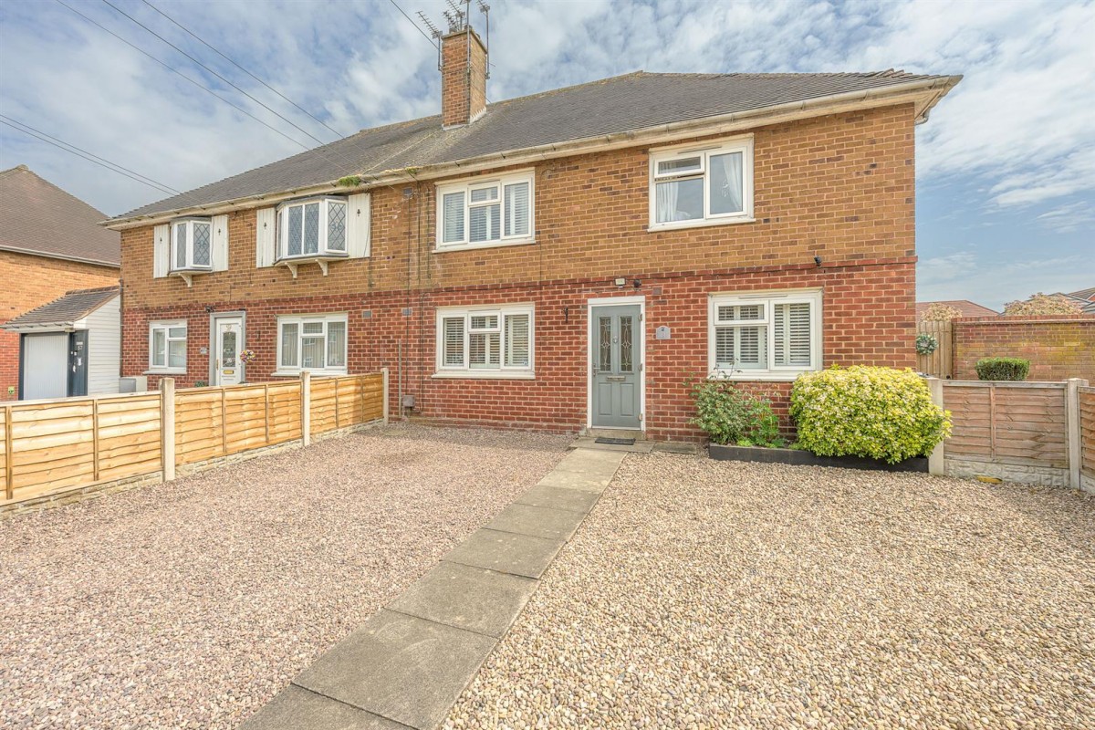 Dickinson Road, Wombourne, WV5 0NH