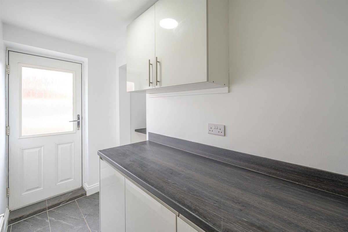Dickinson Road, Wombourne, WV5 0NH