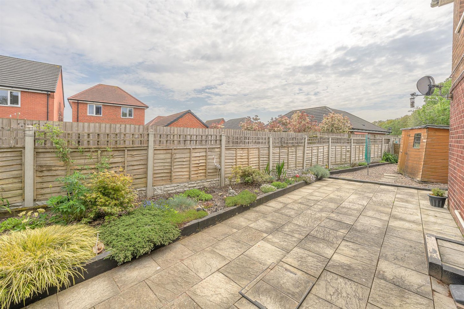 Dickinson Road, Wombourne, WV5 0NH