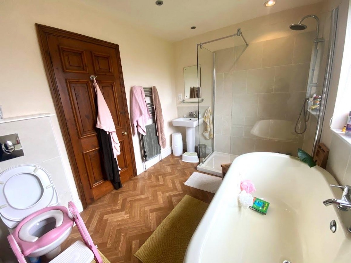 Rossett Holt Grove, Harrogate, HG2 9AQ