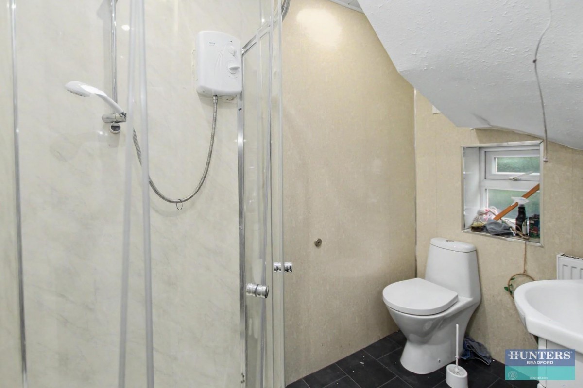 Tennis Avenue Bradford, BD4 9RA