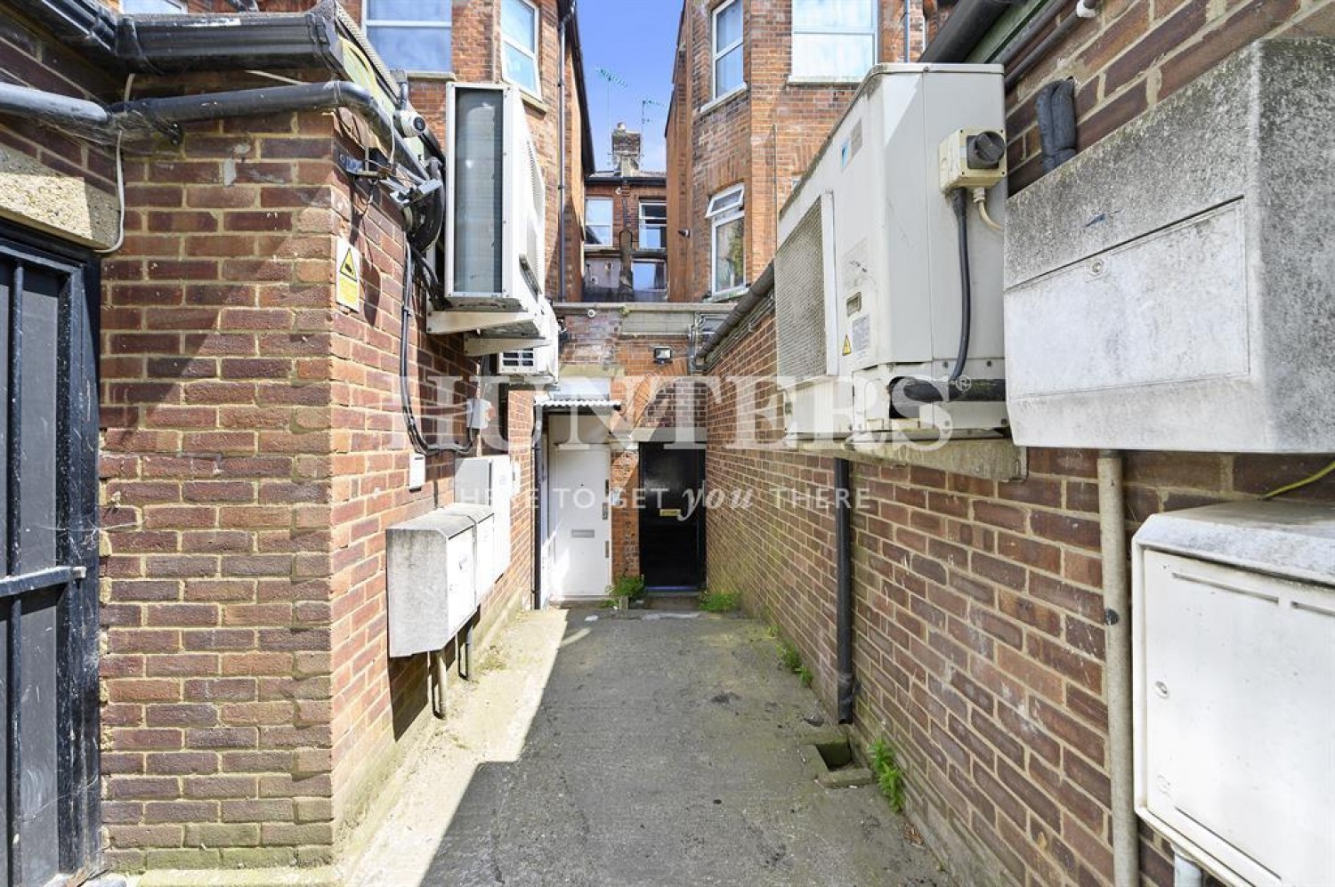 Ballards Lane , London, N12 8LJ