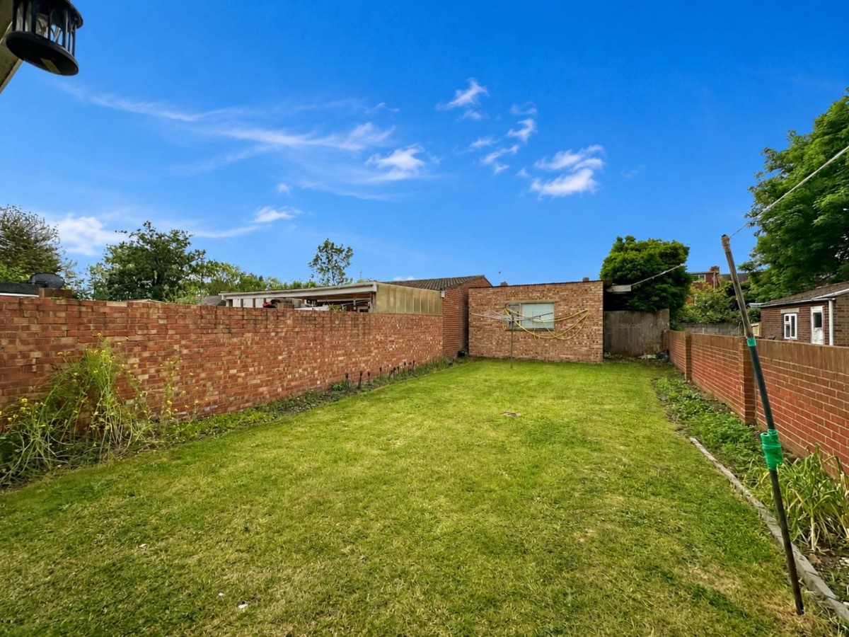 Berwick Avenue, Hayes