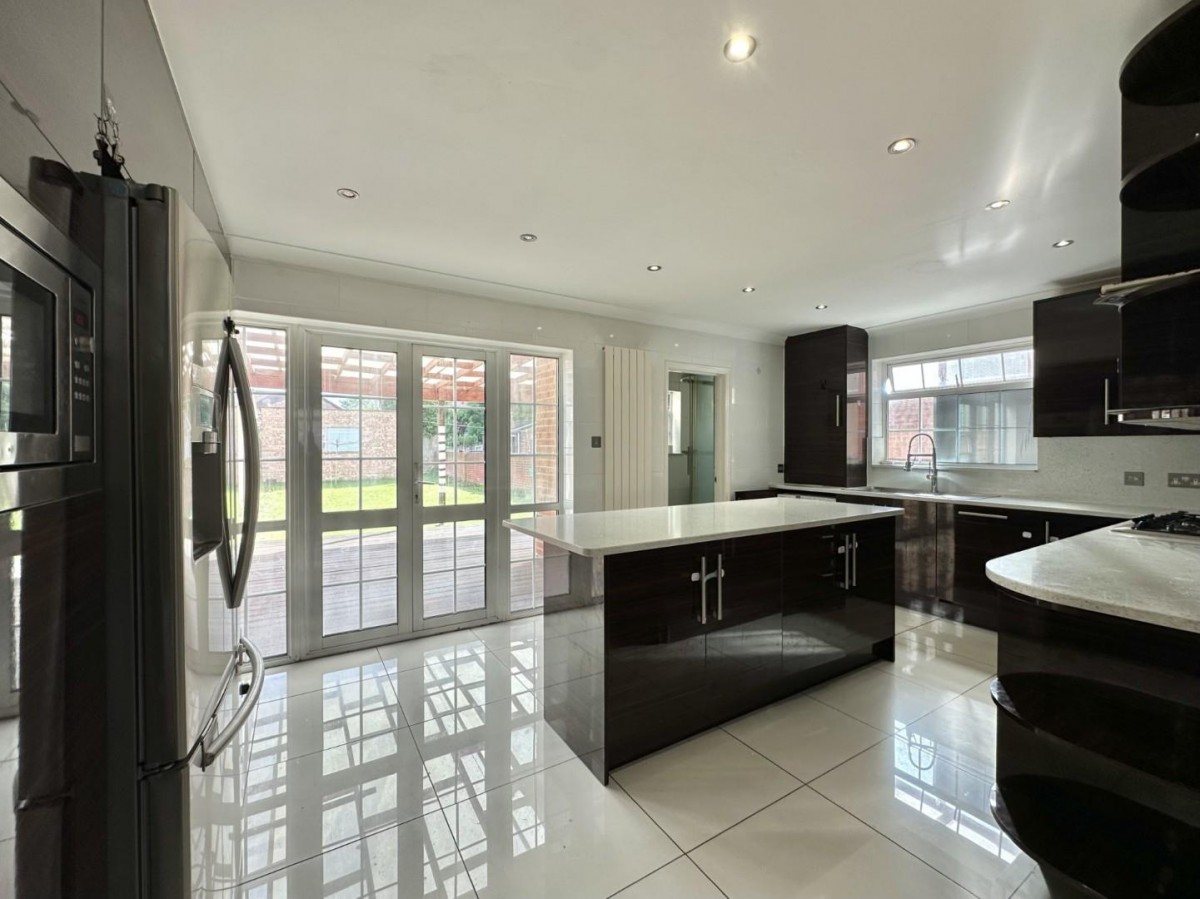 Berwick Avenue, Hayes