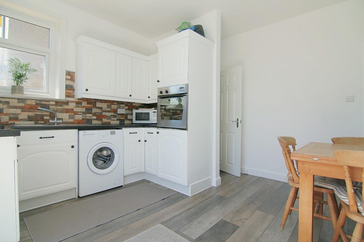 Tyersal Road , BD4 8EX