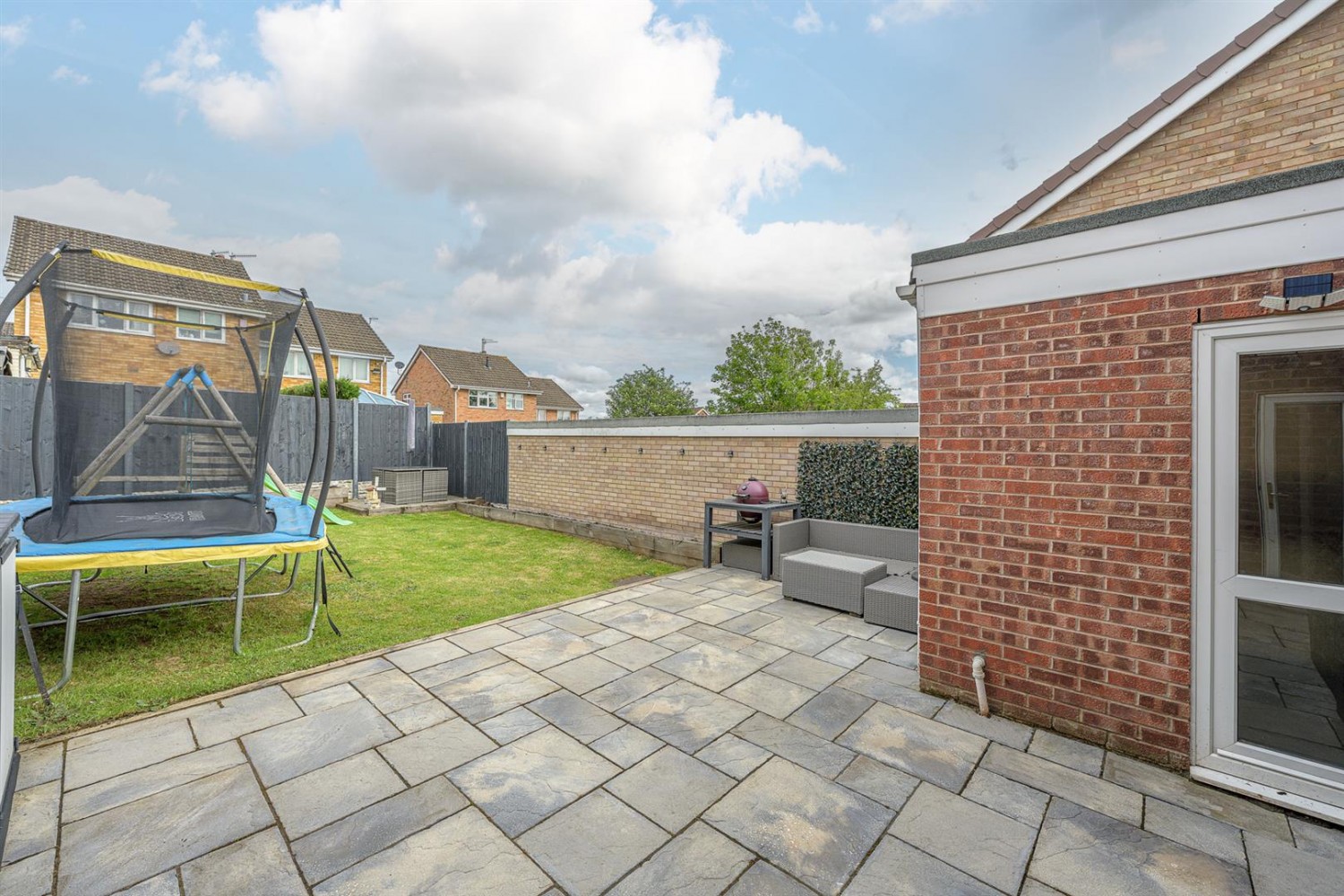 3 bedroom House for sale in Meadow Way, Wordsley, DY8 5JD