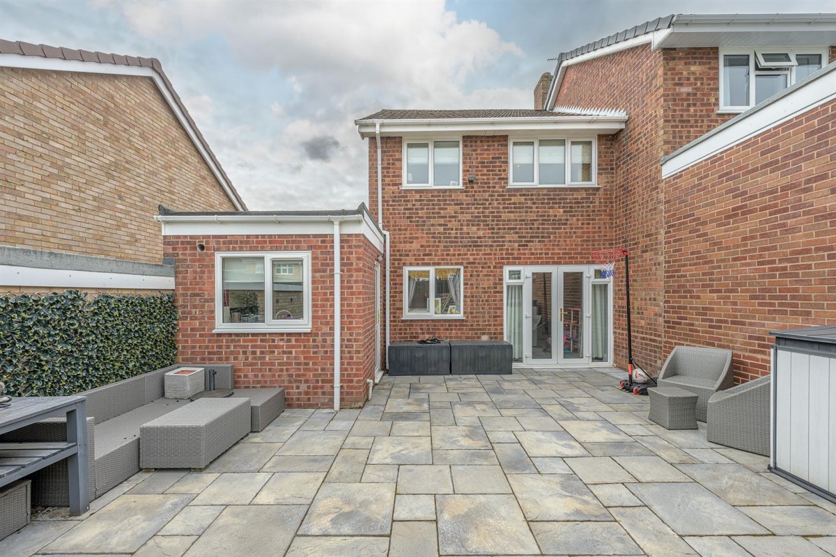 Meadow Way, Wordsley, DY8 5JD