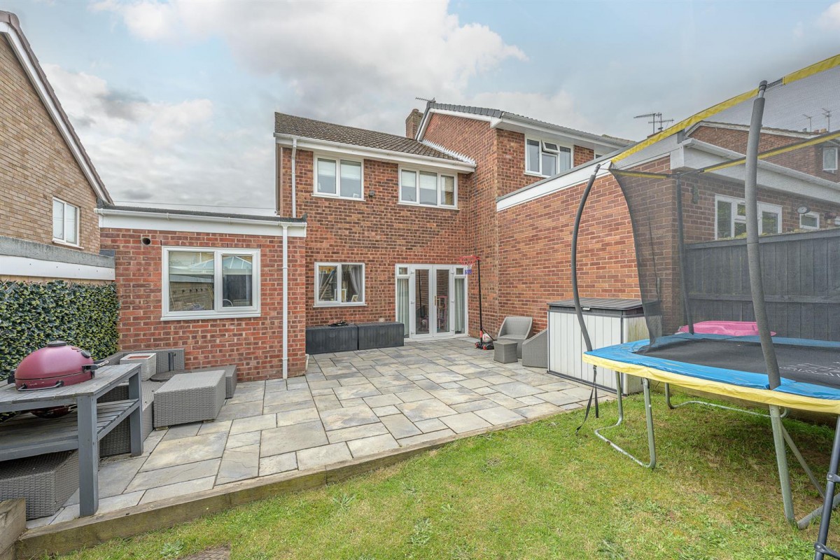 Meadow Way, Wordsley, DY8 5JD