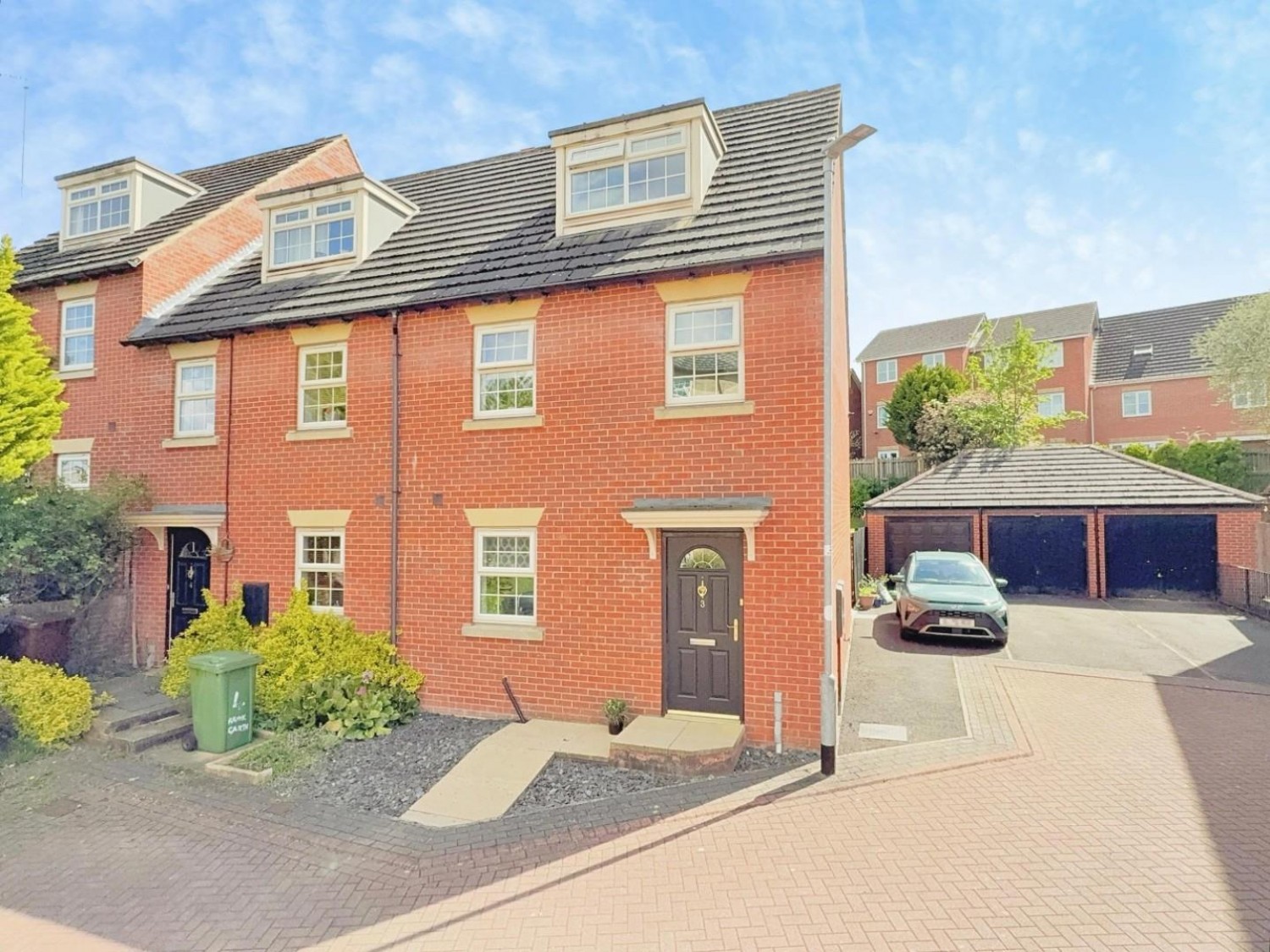 Raynville Garth, Armley