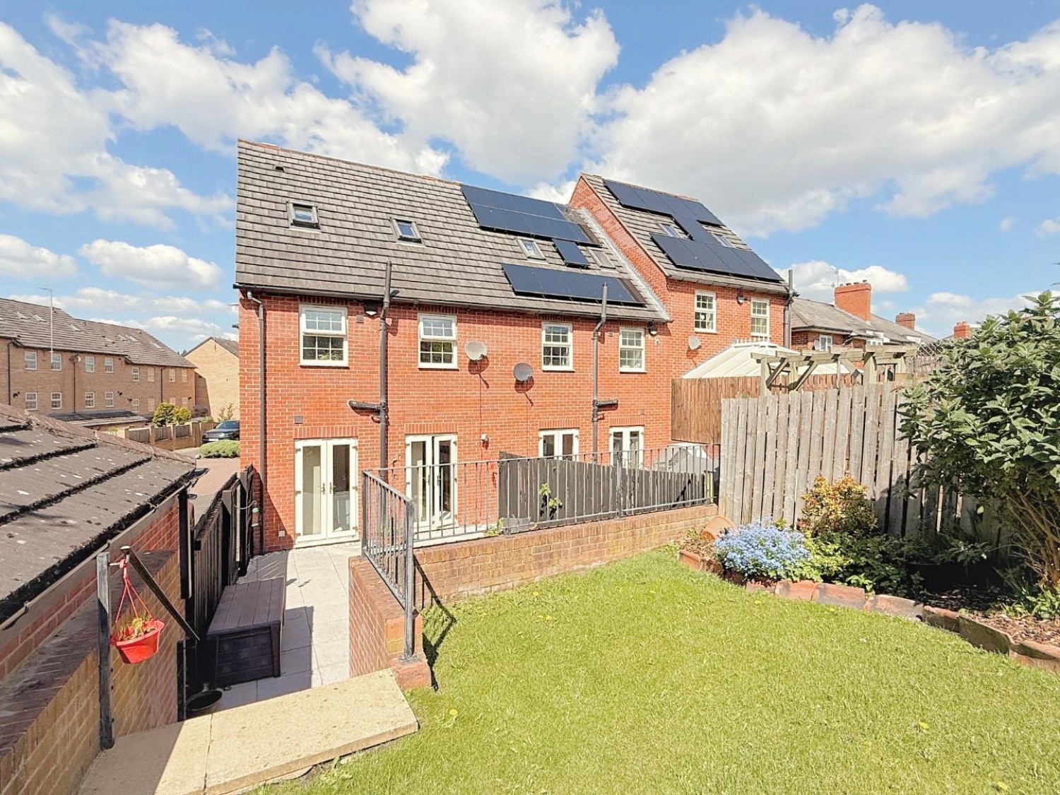 Raynville Garth, Armley