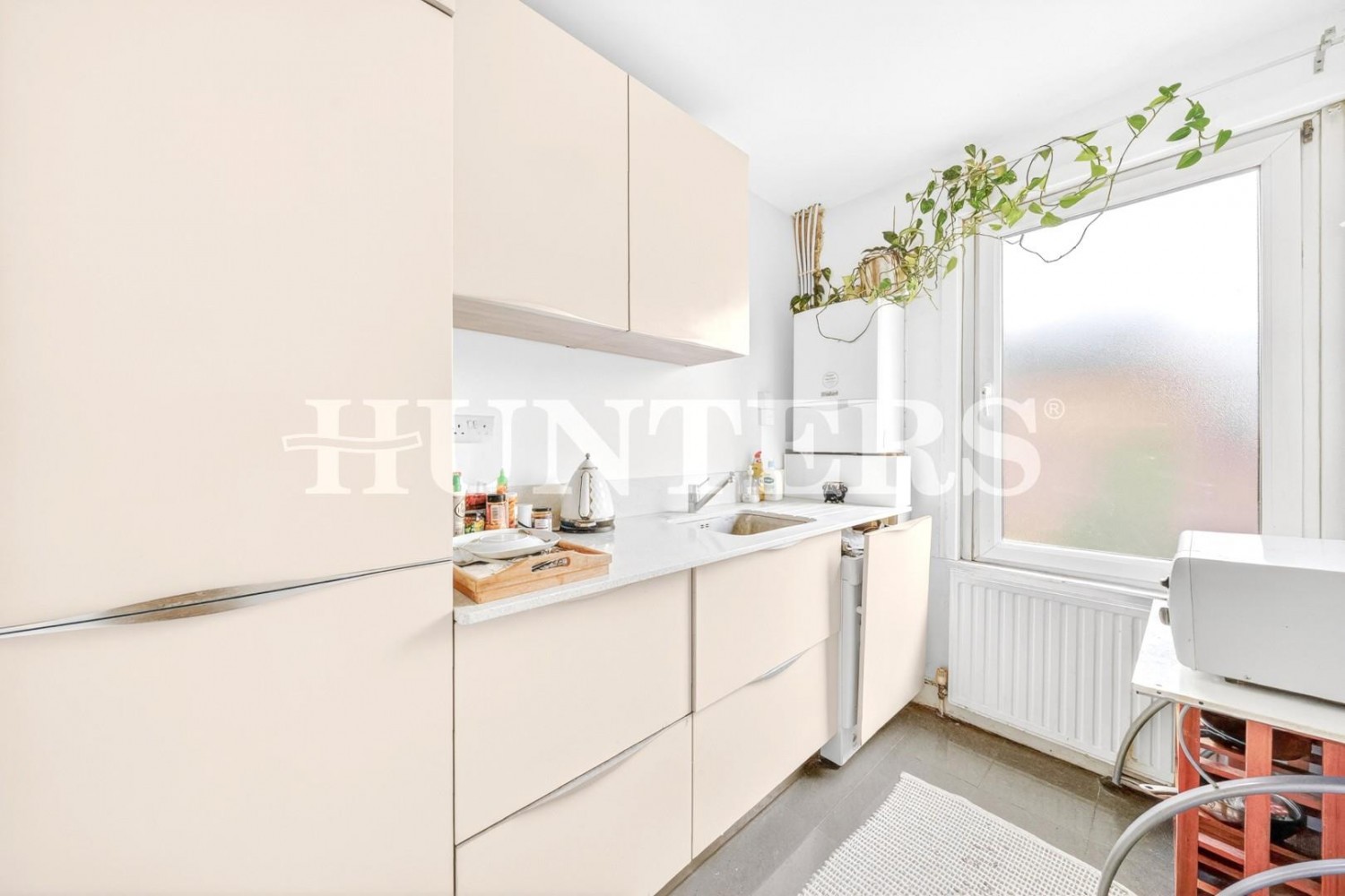 Station Crescent, London, N15