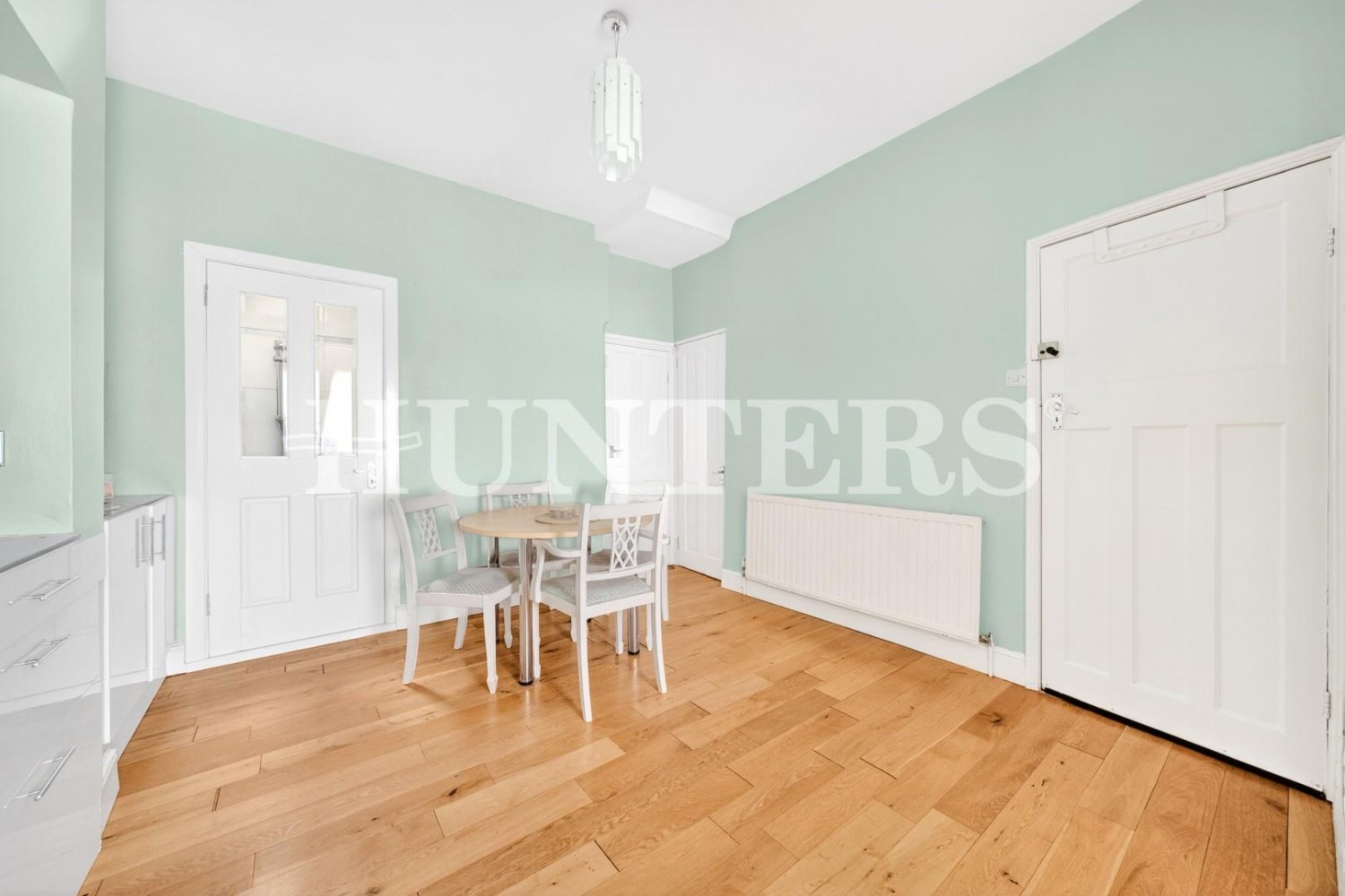 Station Crescent, London, N15