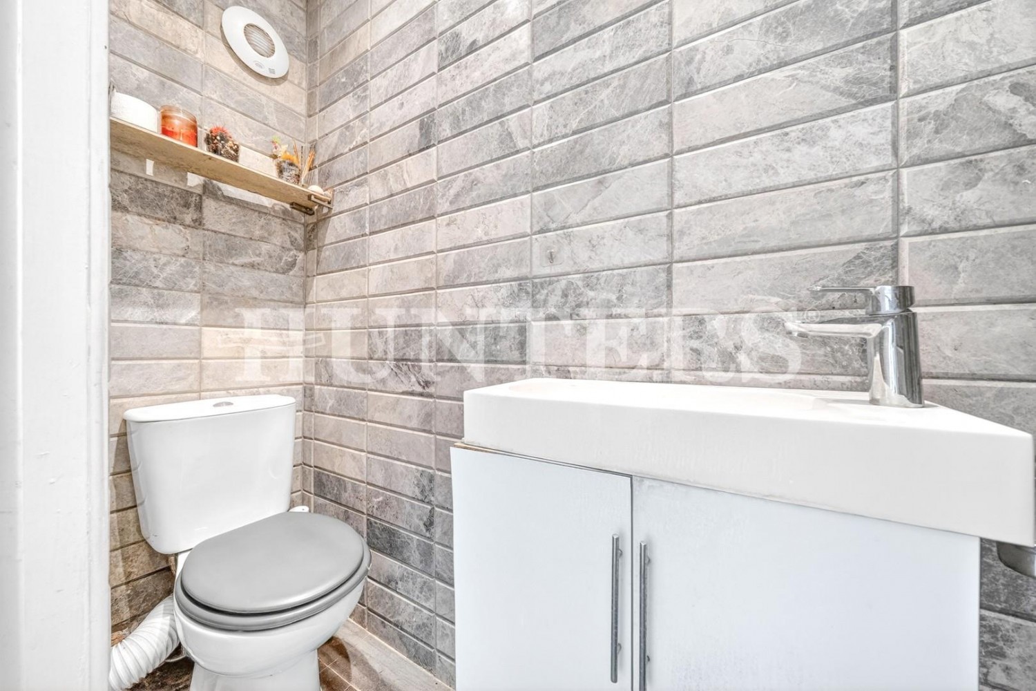 Station Crescent, London, N15