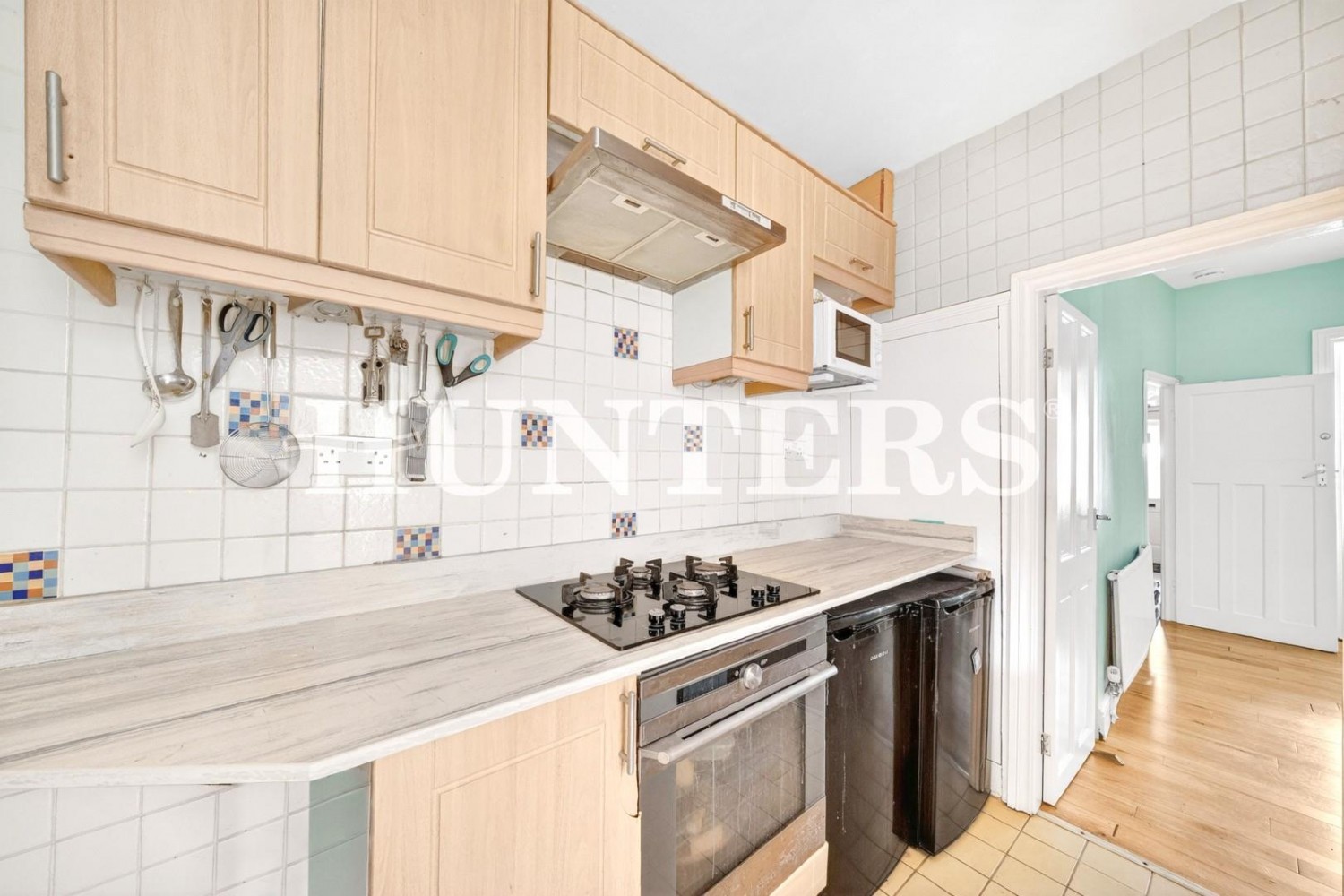 Station Crescent, London, N15