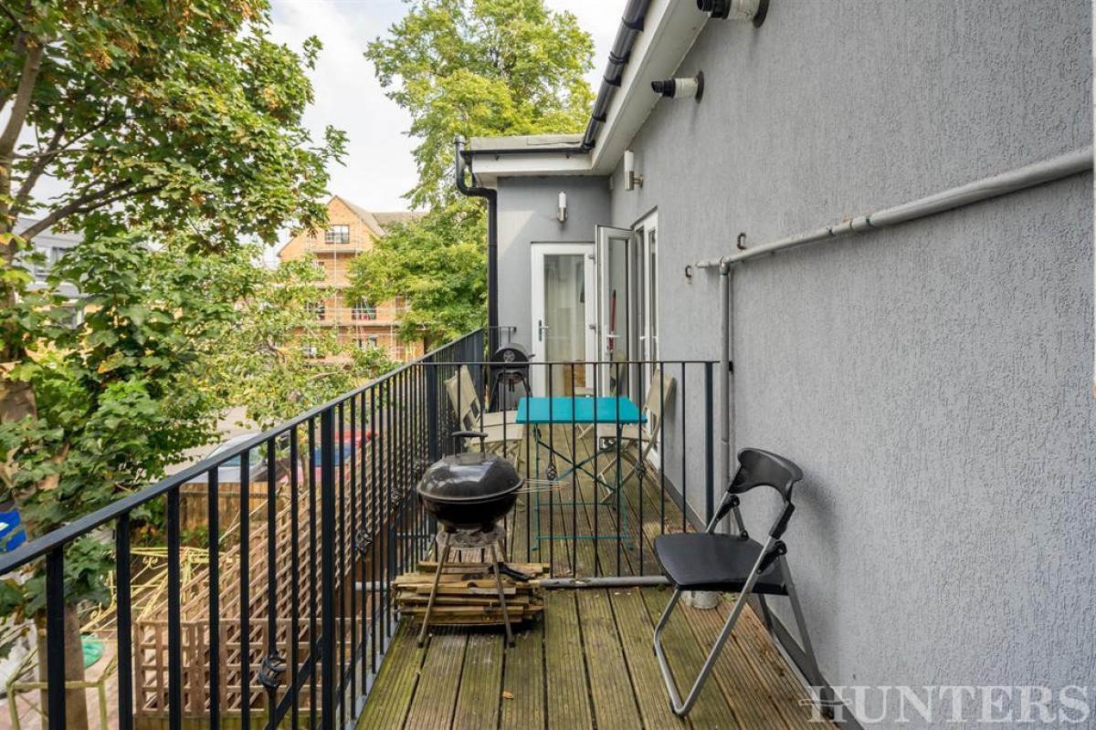 Avenue Road, London, N15