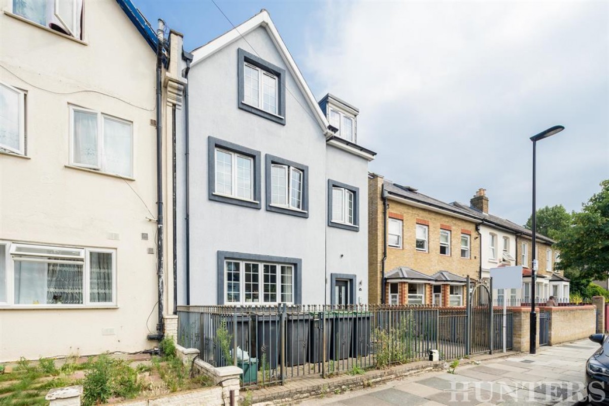Avenue Road, London, N15