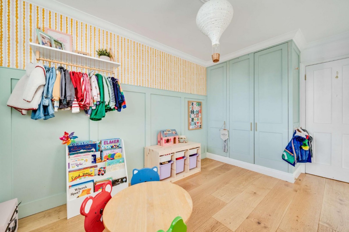 Clement Close, Queens Park, London, NW6